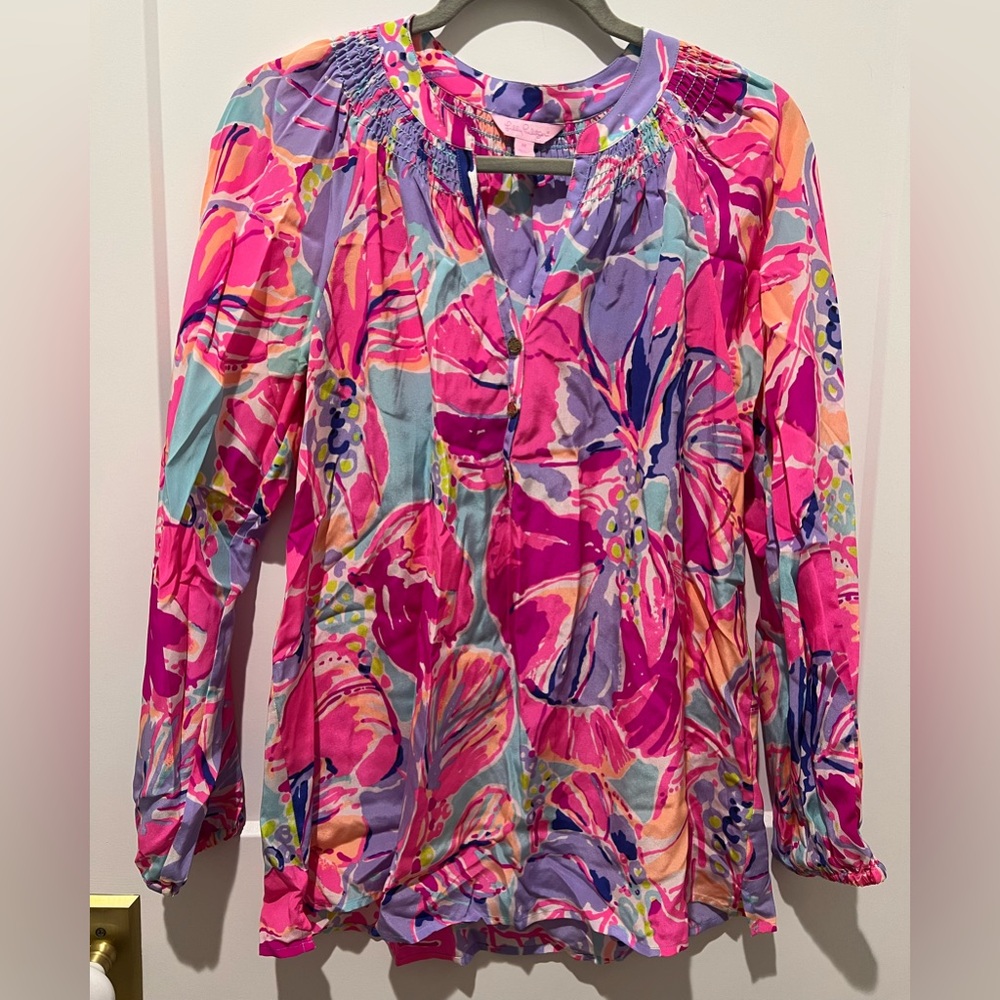 Lilly Pulitzer silk blouse, size M - Picture 2 of 6